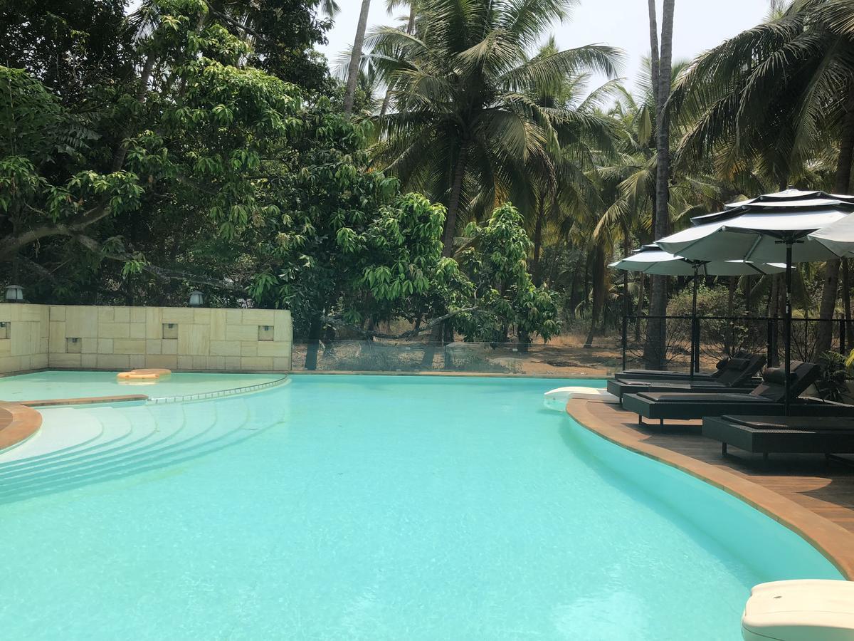 ホテル Coco Goa アーポラ エクステリア 写真